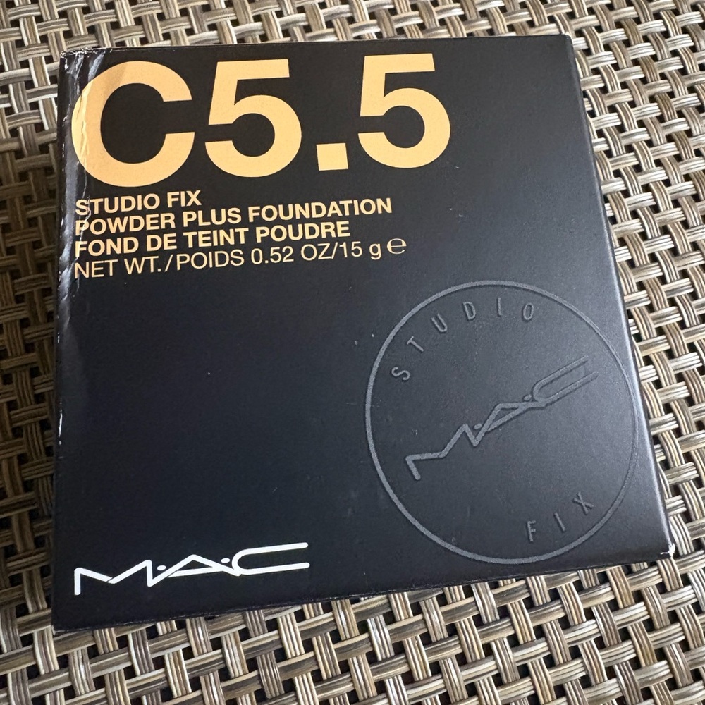 MAC Studio Fix Powder Plus Foundation C5.5